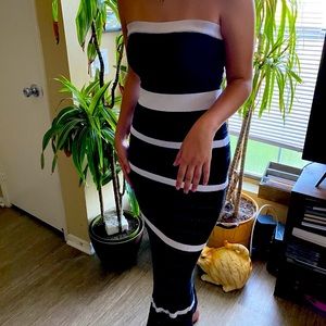 VISTORIAS SECRET DRESS SIZE Medium $40